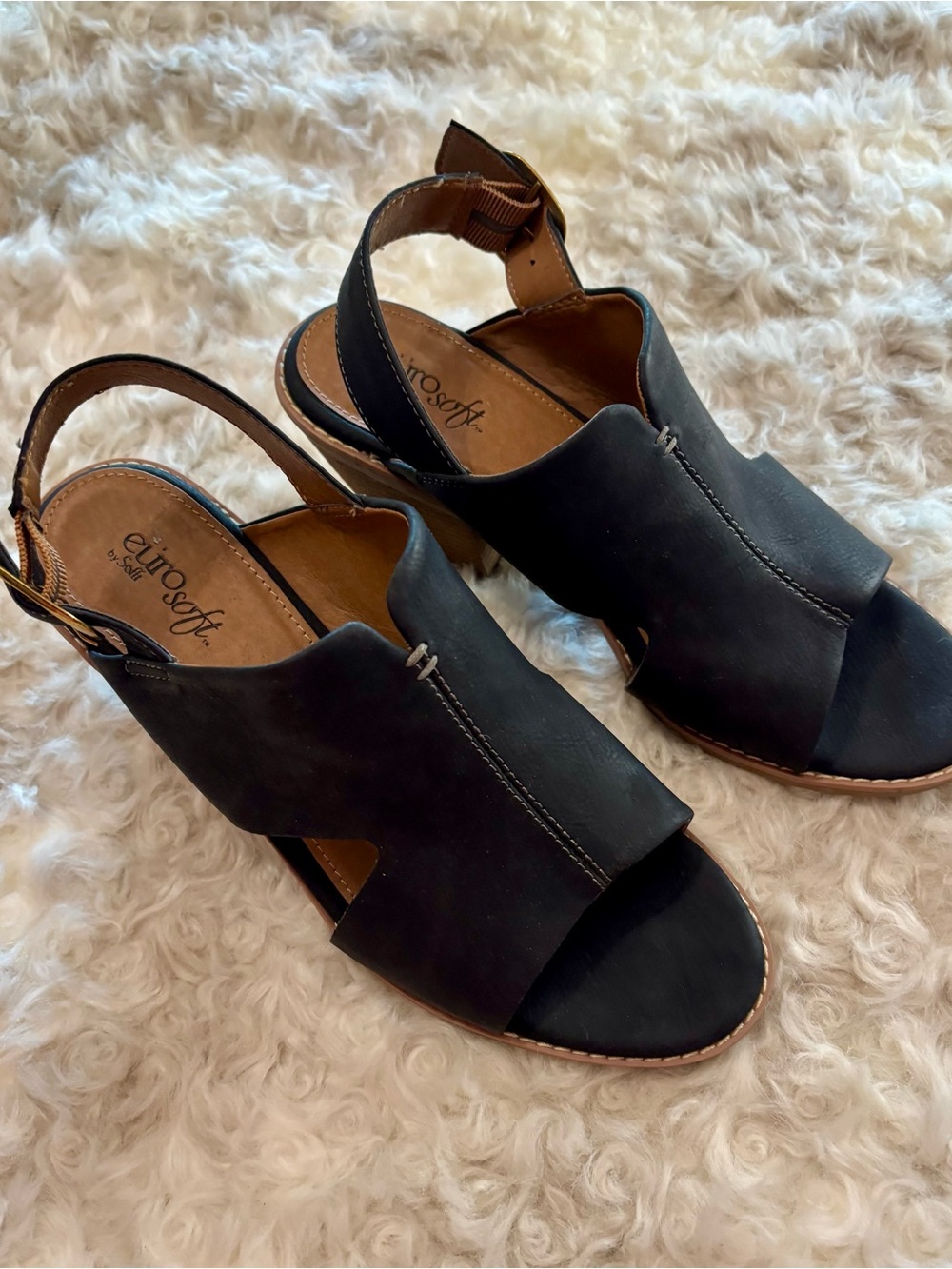 Eurosoft By Sofft Taite Womens Black Suede Heeled Sandals